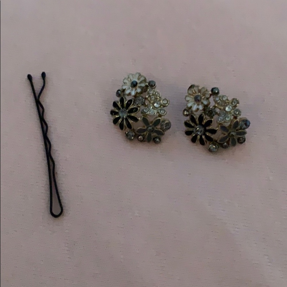 Candie’s Blue Floral Earrings